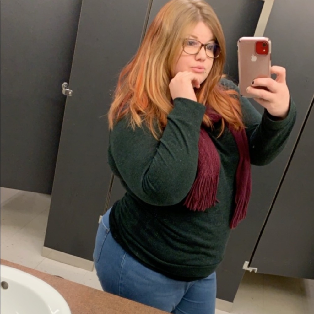 Meet your Posher, Alyssa